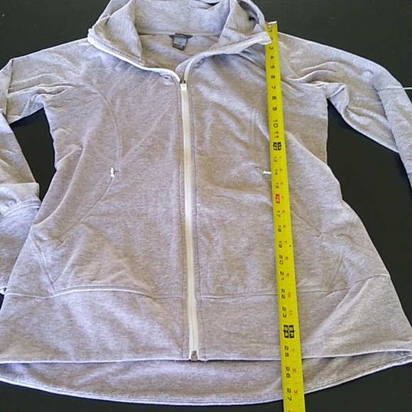 Eddie Bauer Women’s Size M Hoodie with collar and hood tan and cream - Picture 10 of 16